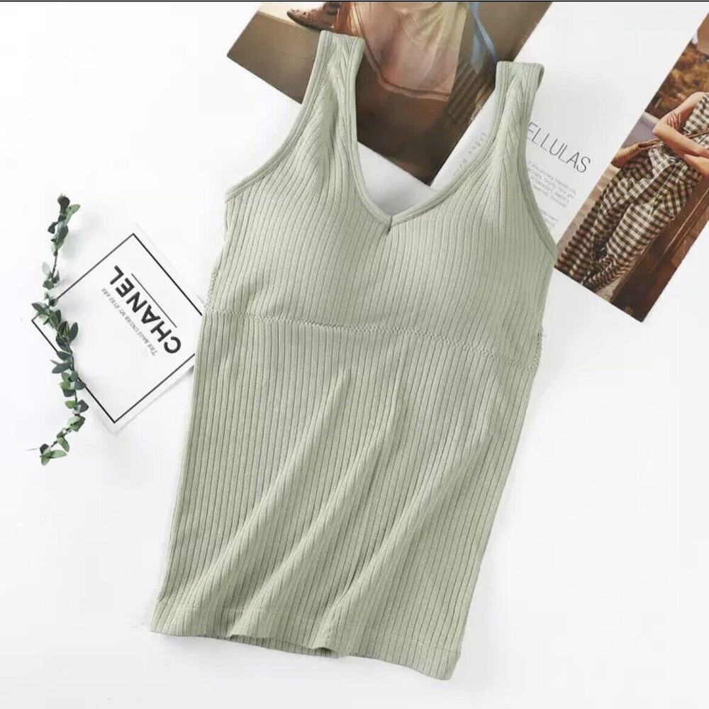 Los Angeles Boutique Fitted Stretch Sleeveless Tank Top V Neck NEW Sage Green M